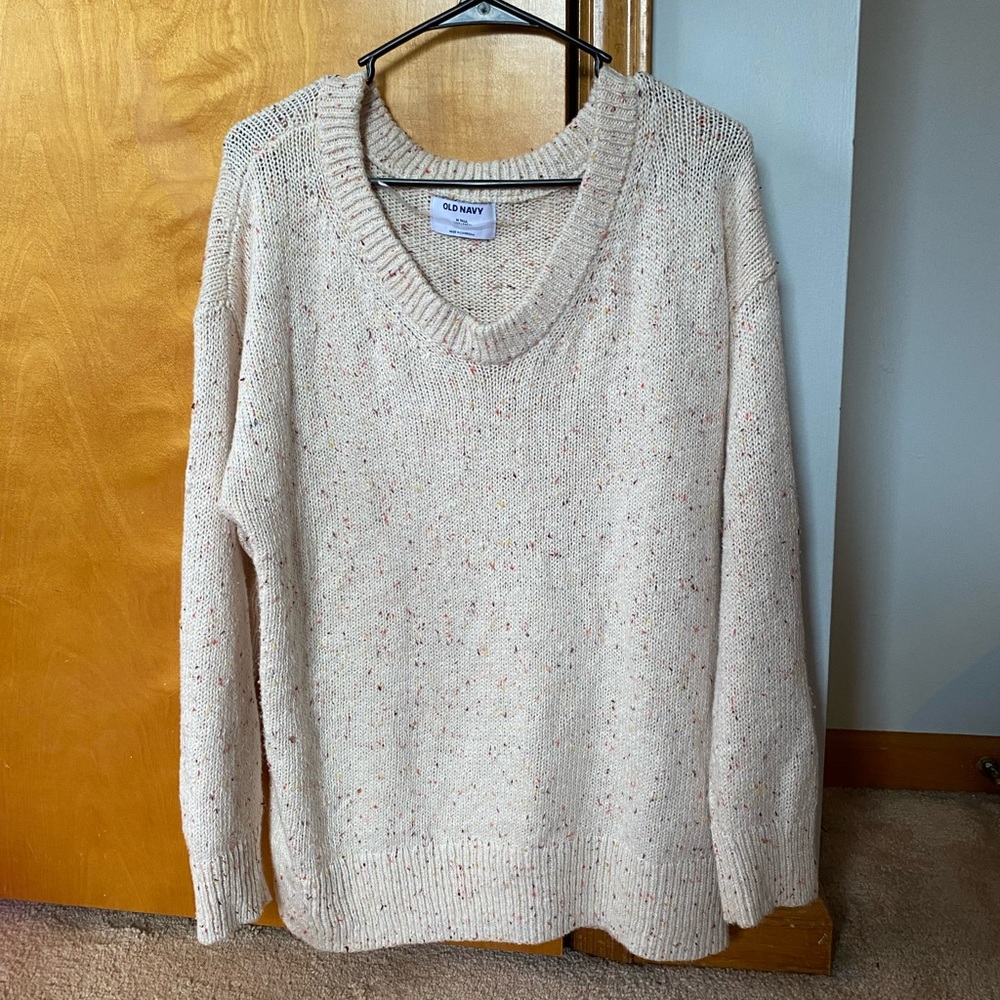 Beautiful sweater !! NEW WITHOUT TAGS  Cream w/ colorful pattern ! MEDIUM TALL